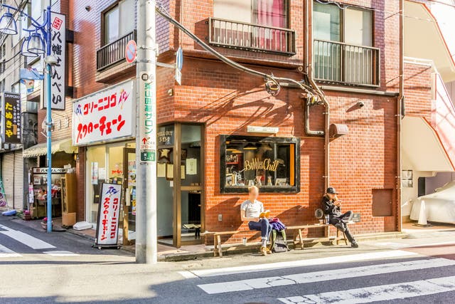 池尻大橋駅前商店会にあるコーヒースタンド「Bubbles Chill COFFEE」