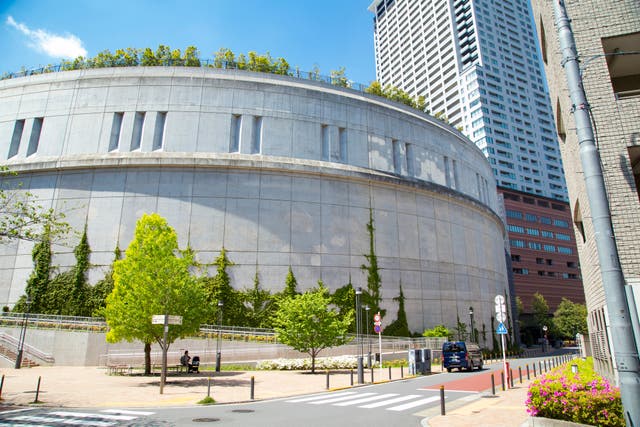 目黒川沿いから見た、目黒天空庭園